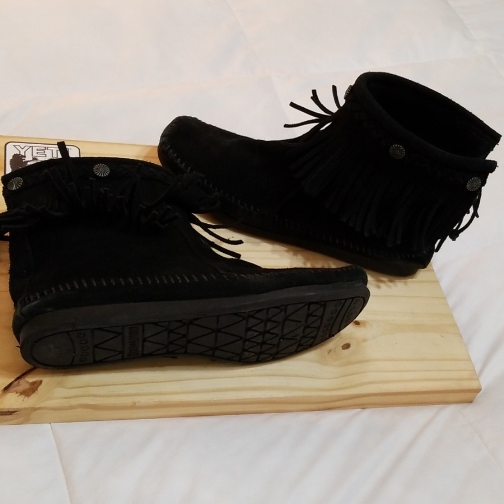 Black Minnetonka Ankle Boots:: Size 9